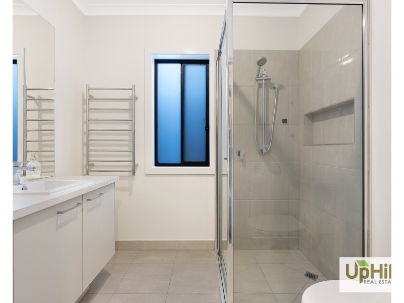 31 Garrard Crescent, Clyde VIC 3978