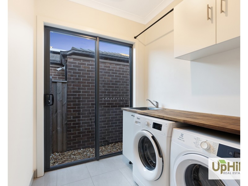 31 Garrard Crescent, Clyde VIC 3978