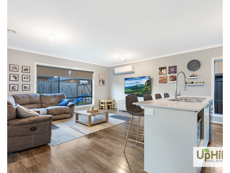 31 Garrard Crescent, Clyde VIC 3978