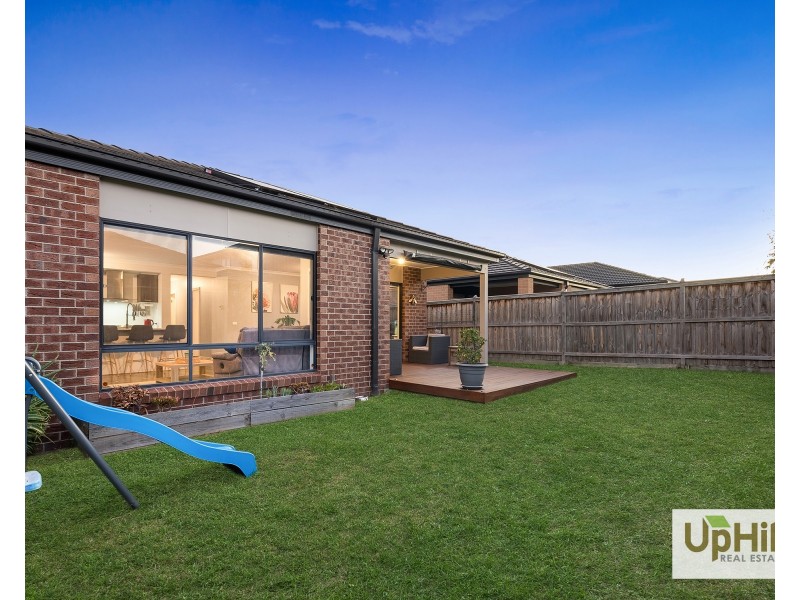 31 Garrard Crescent, Clyde VIC 3978