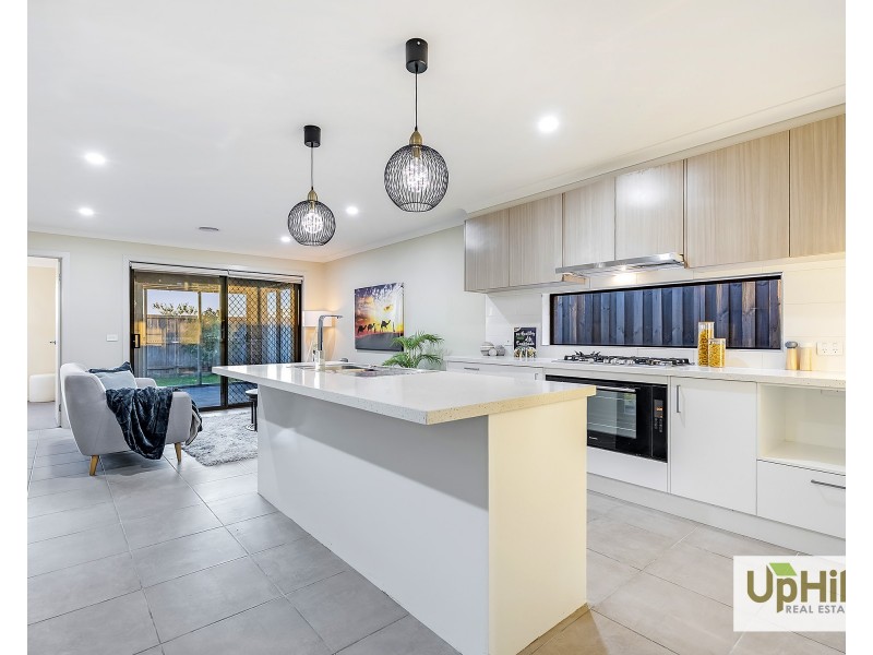 23 Australorp Drive, Clyde North VIC 3978