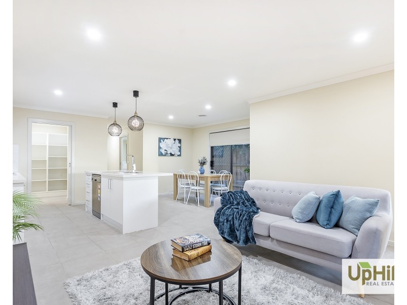23 Australorp Drive, Clyde North VIC 3978