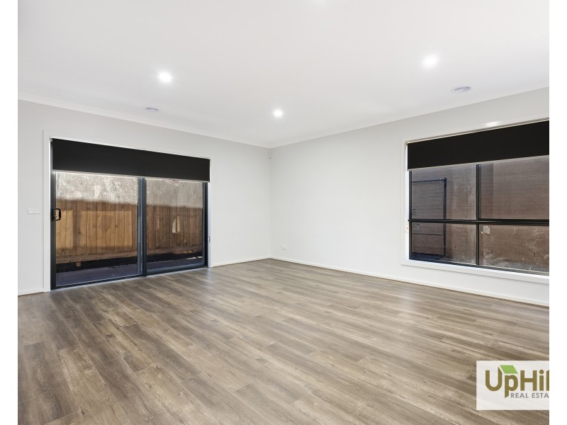 15 Basilico Street, Clyde VIC 3978