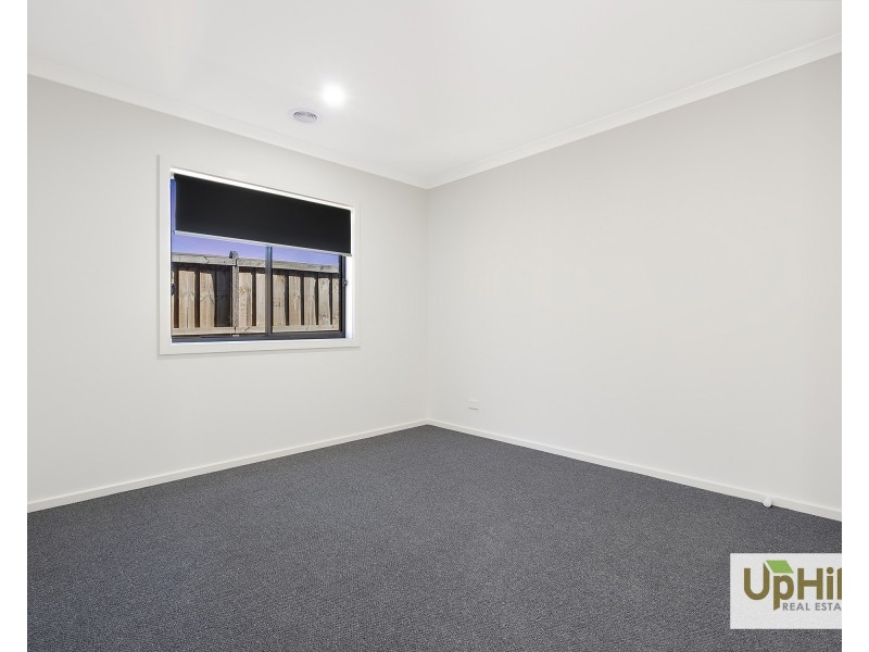 15 Basilico Street, Clyde VIC 3978