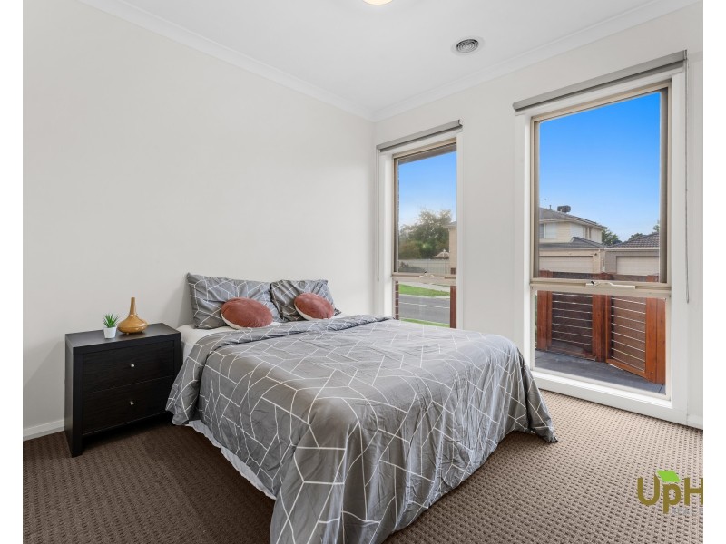 1/1 Corrigans Road, Cranbourne East VIC 3977