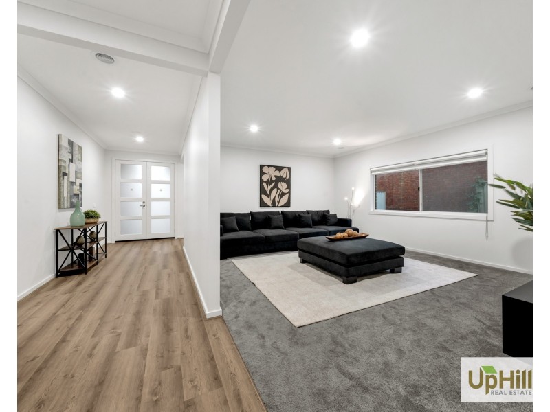 47 HUNT CLUB BOULEVARD, Cranbourne East VIC 3977