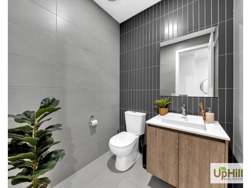 47 HUNT CLUB BOULEVARD, Cranbourne East VIC 3977