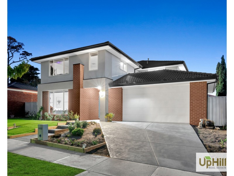 47 HUNT CLUB BOULEVARD, Cranbourne East VIC 3977
