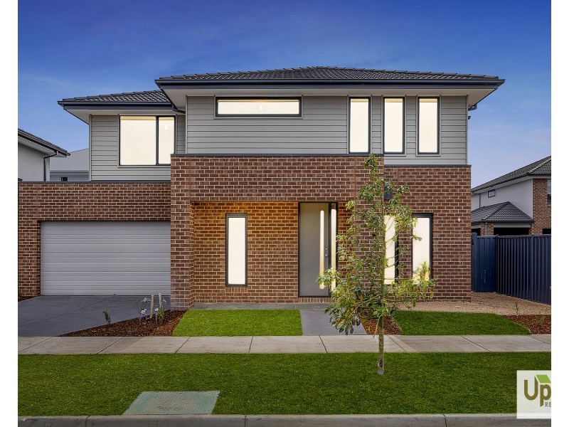 1 Echo Street, Clyde North VIC 3978