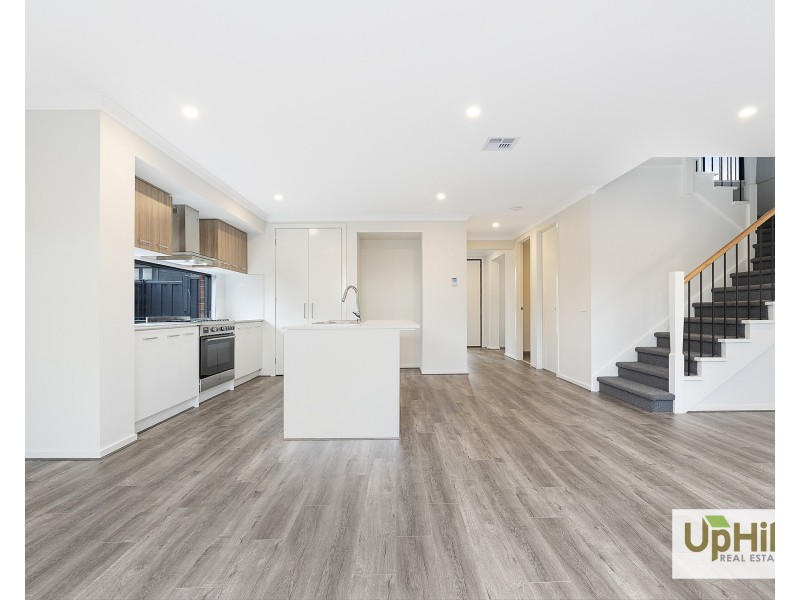 1 Echo Street, Clyde North VIC 3978