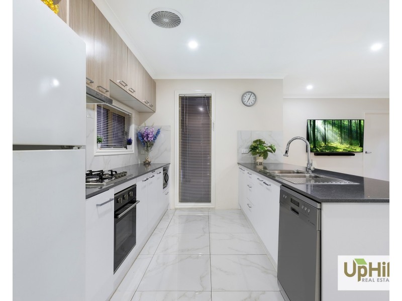 47 Valencia Circuit, Cranbourne VIC 3977