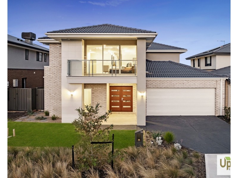 18 Velvet Circuit, Clyde North VIC 3978