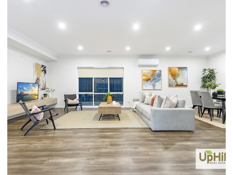 18 Velvet Circuit, Clyde North VIC 3978