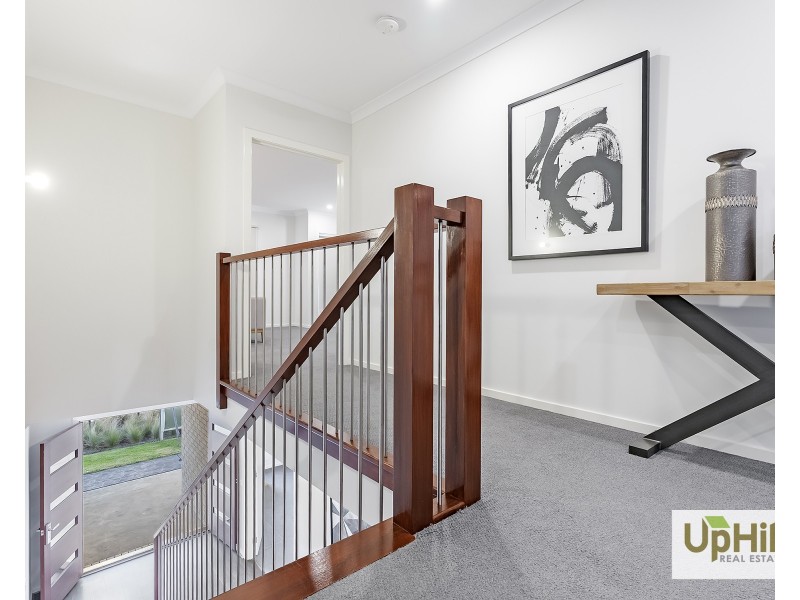 18 Velvet Circuit, Clyde North VIC 3978