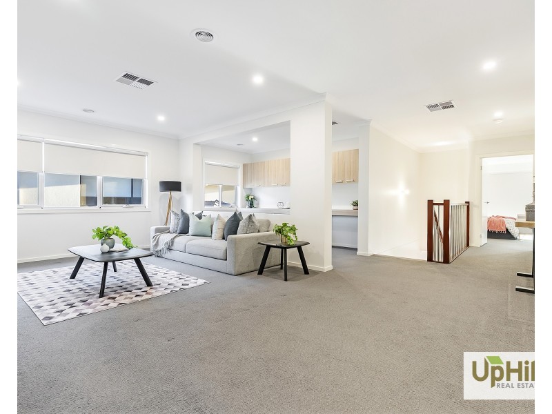 18 Velvet Circuit, Clyde North VIC 3978