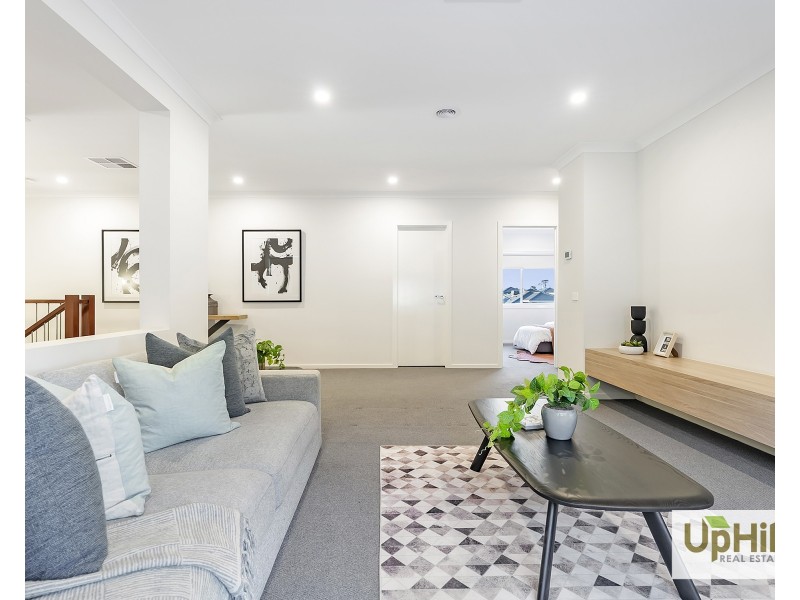 18 Velvet Circuit, Clyde North VIC 3978