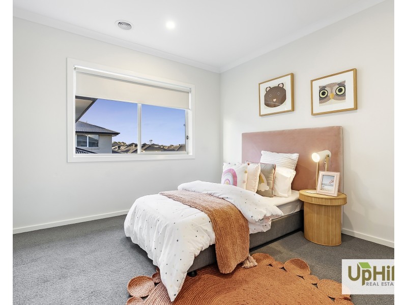 18 Velvet Circuit, Clyde North VIC 3978