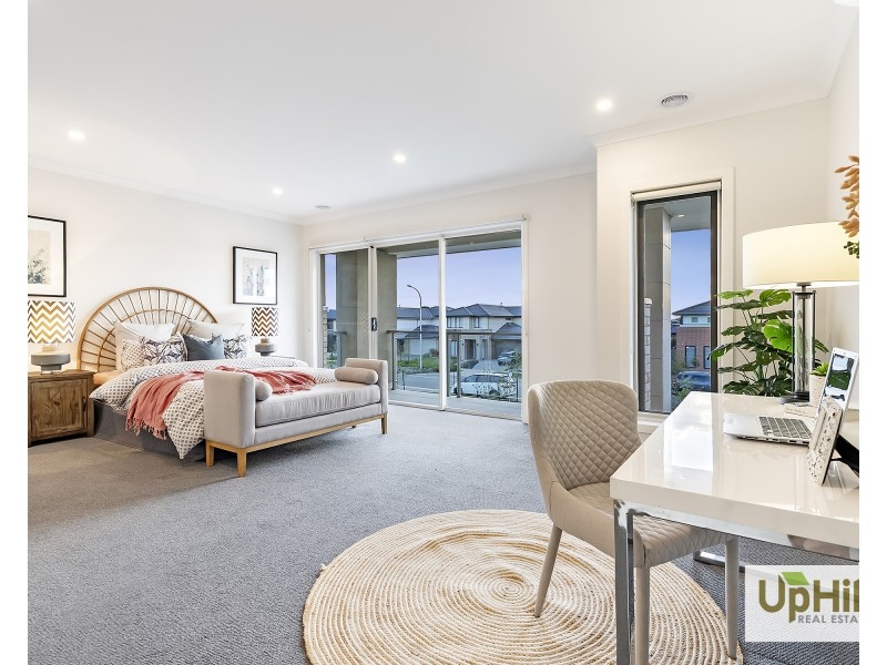 18 Velvet Circuit, Clyde North VIC 3978