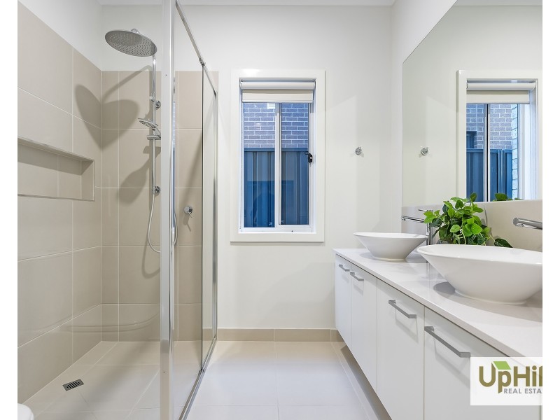 18 Velvet Circuit, Clyde North VIC 3978