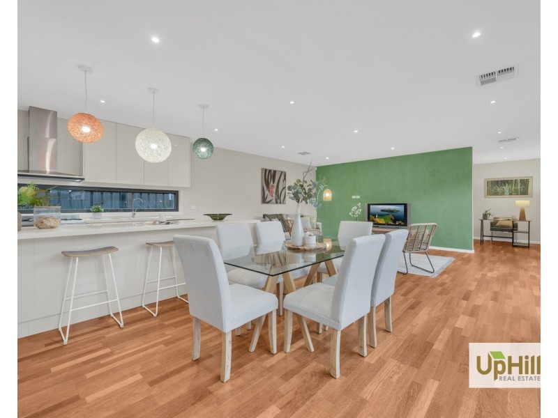 24 Salerno Way, Clyde North VIC 3978