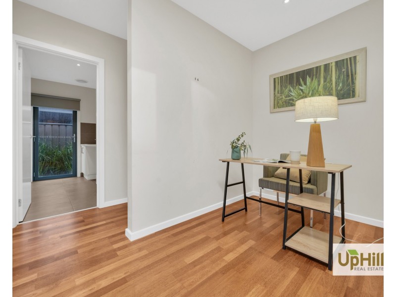 24 Salerno Way, Clyde North VIC 3978