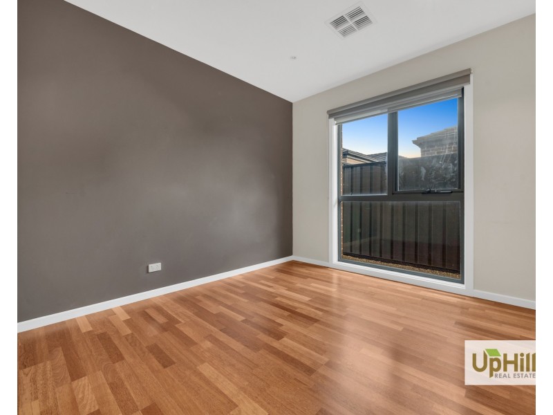 24 Salerno Way, Clyde North VIC 3978