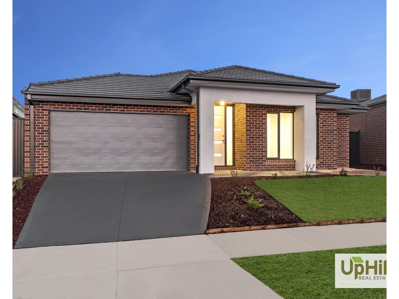 13 Nightfall Avenue, Clyde North VIC 3978