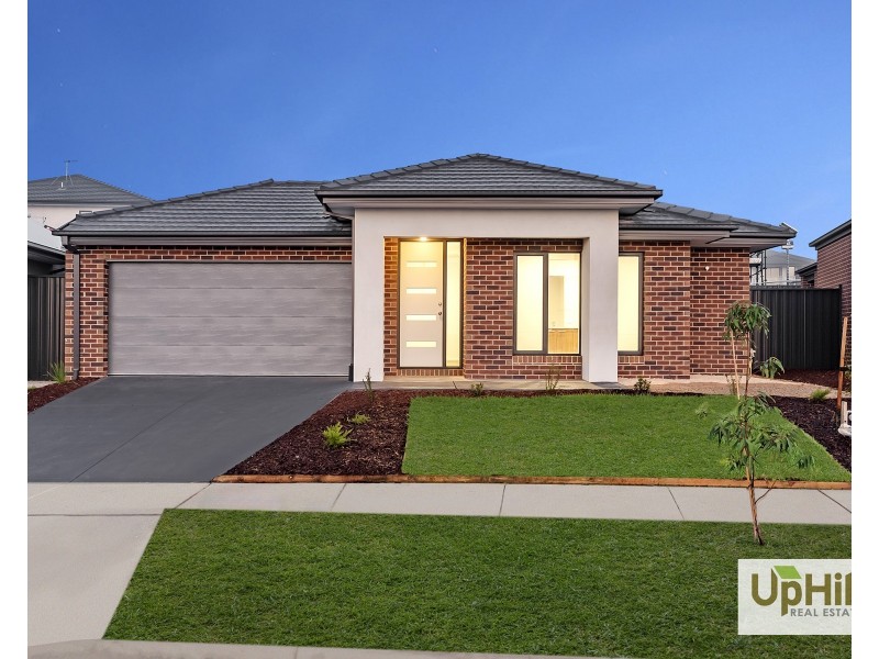 13 Nightfall Avenue, Clyde North VIC 3978