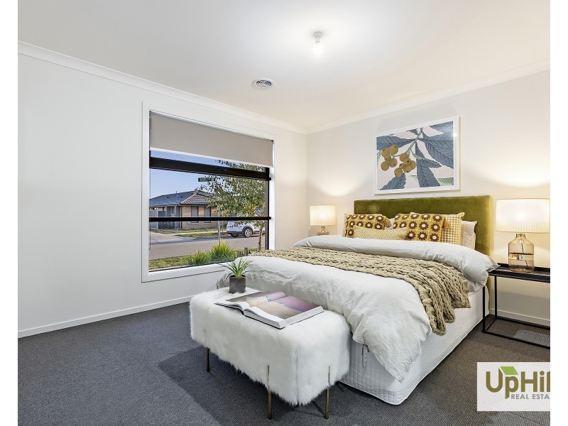 11 Wooli Avenue, Clyde VIC 3978