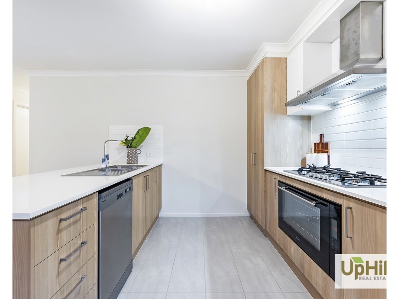 11 Wooli Avenue, Clyde VIC 3978