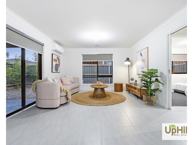 11 Wooli Avenue, Clyde VIC 3978