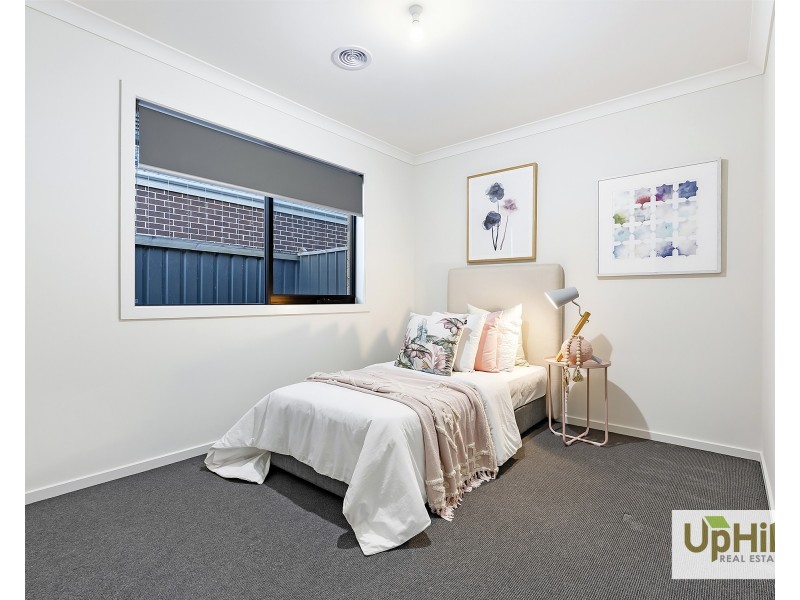 11 Wooli Avenue, Clyde VIC 3978