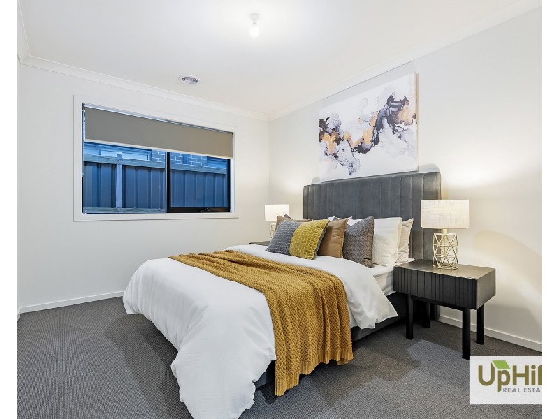 11 Wooli Avenue, Clyde VIC 3978