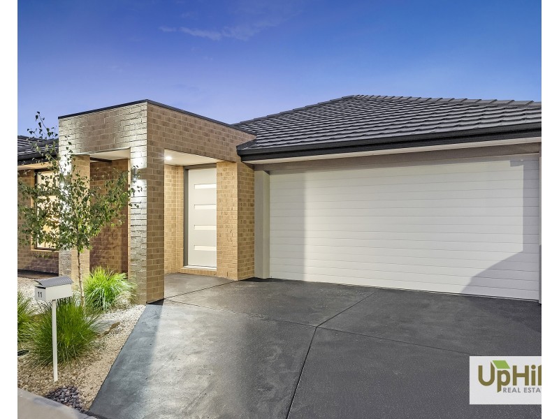 11 Wooli Avenue, Clyde VIC 3978