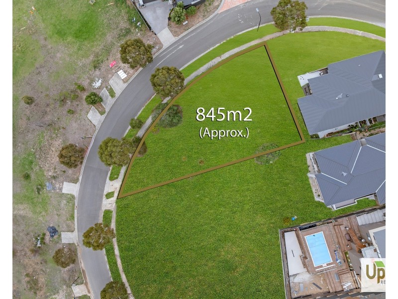 18 Solid Drive, Pakenham VIC 3810