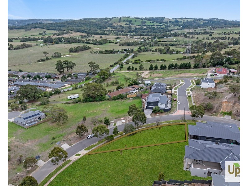 18 Solid Drive, Pakenham VIC 3810