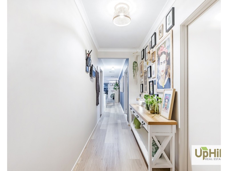 9 Calabrese Circuit, Clyde North VIC 3978