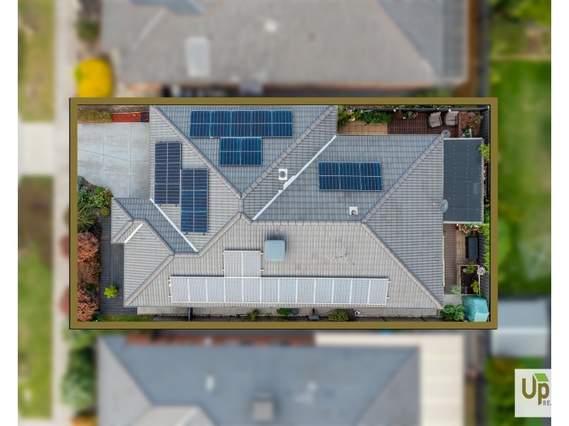 9 Calabrese Circuit, Clyde North VIC 3978
