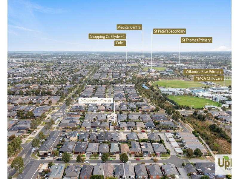 9 Calabrese Circuit, Clyde North VIC 3978