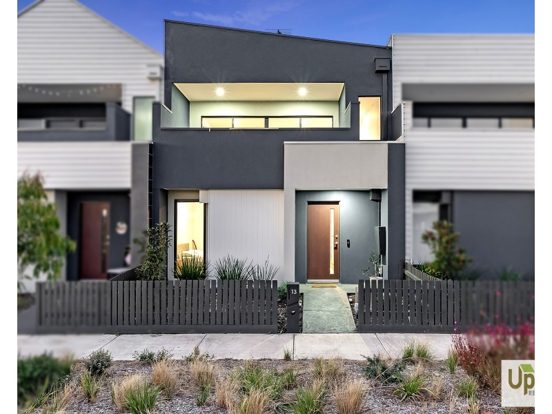 13 Guell Lane, Clyde North VIC 3978