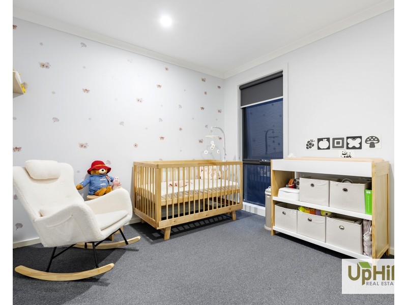 13 Guell Lane, Clyde North VIC 3978