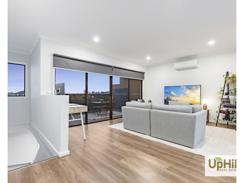 13 Guell Lane, Clyde North VIC 3978