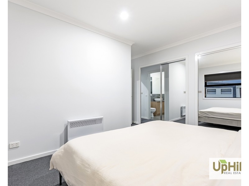 13 Guell Lane, Clyde North VIC 3978
