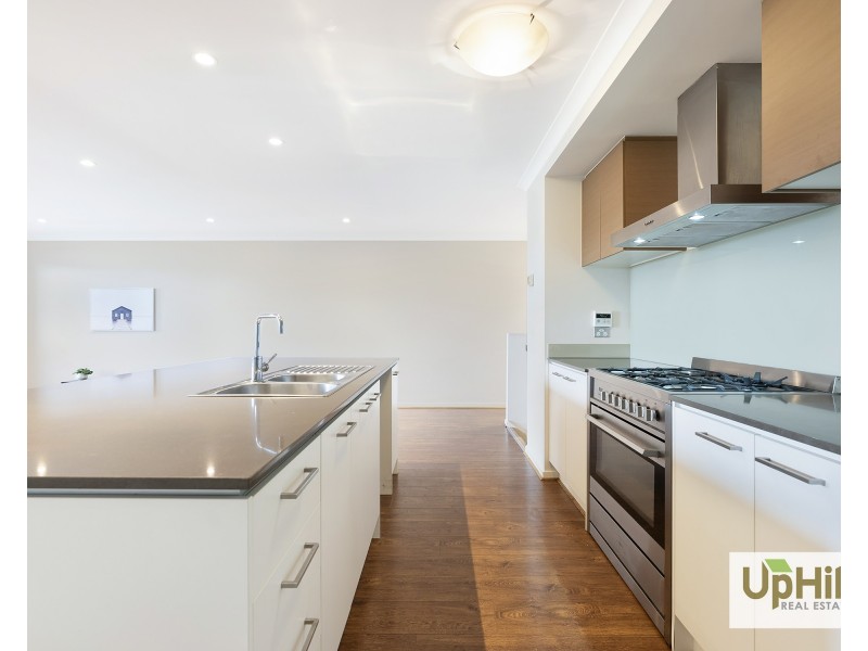 6 Quintino Walk, Clyde North VIC 3978