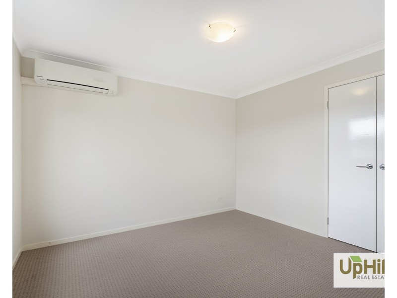 6 Quintino Walk, Clyde North VIC 3978