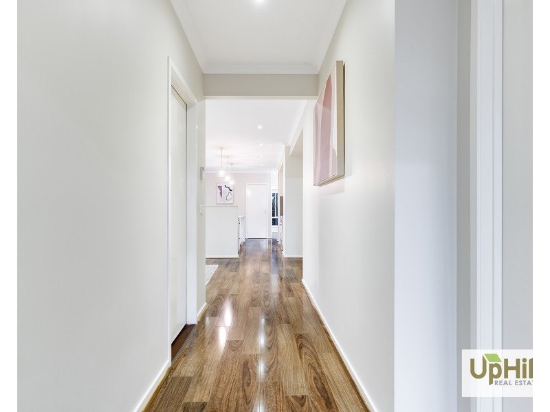 28 Chagall Parade, Clyde North VIC 3978