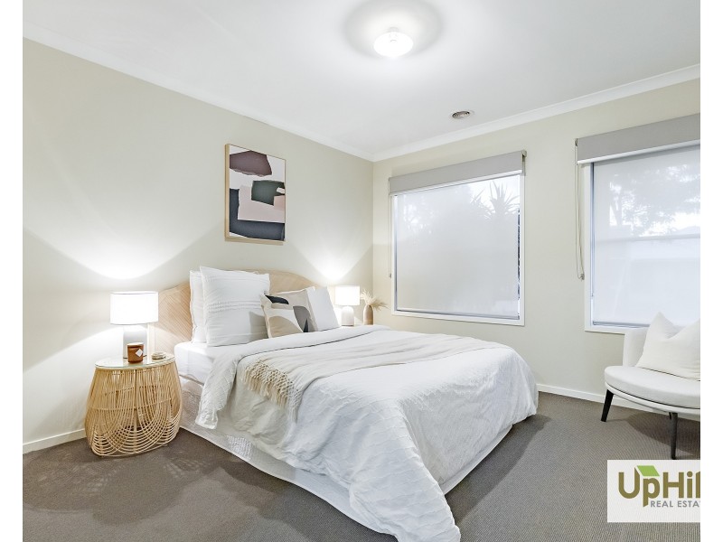 28 Chagall Parade, Clyde North VIC 3978