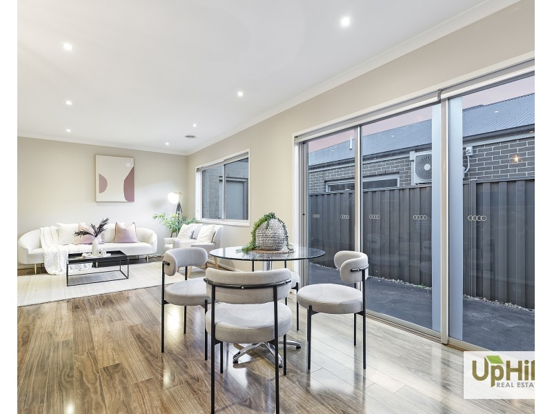 28 Chagall Parade, Clyde North VIC 3978