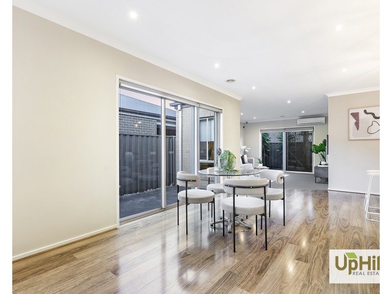 28 Chagall Parade, Clyde North VIC 3978