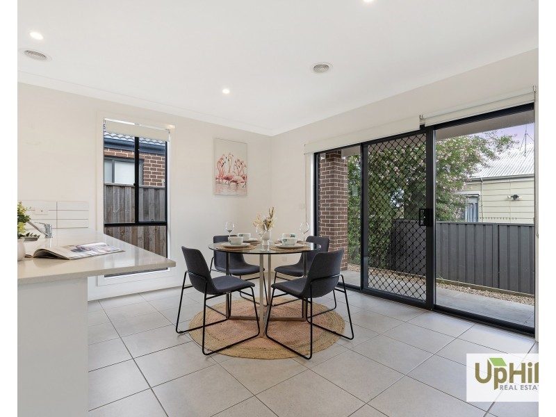 5 Mercury Road, Cranbourne East VIC 3977